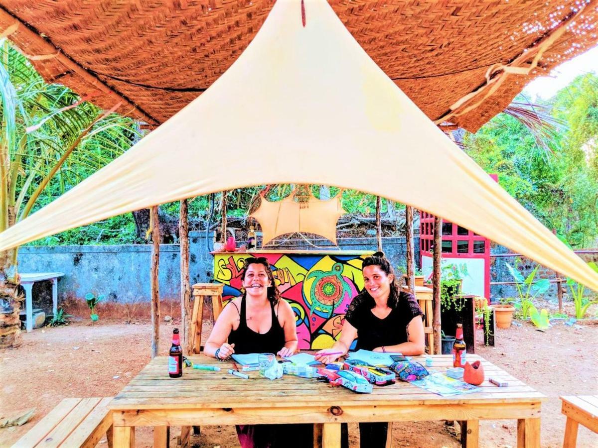 Folklore Hostel Goa Vagator Eksteriør billede