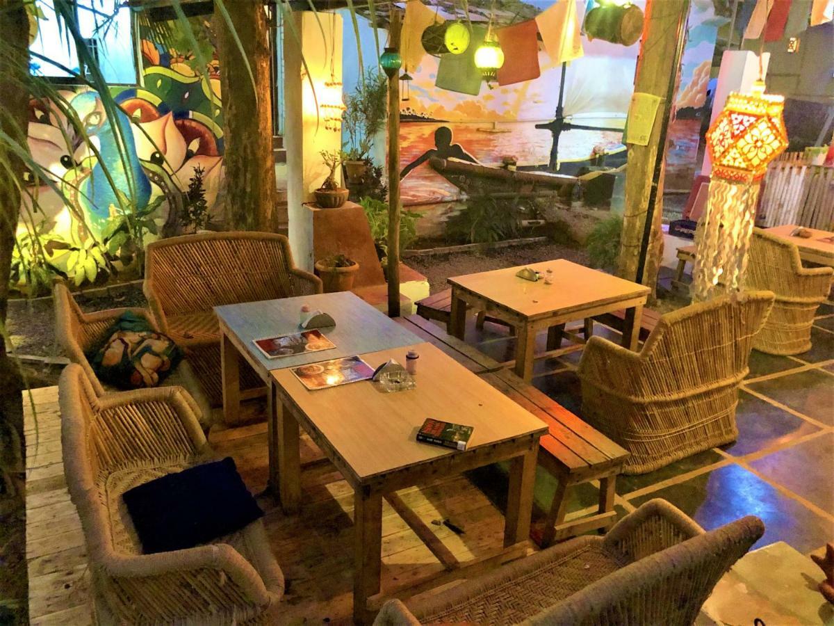 Folklore Hostel Goa Vagator Eksteriør billede
